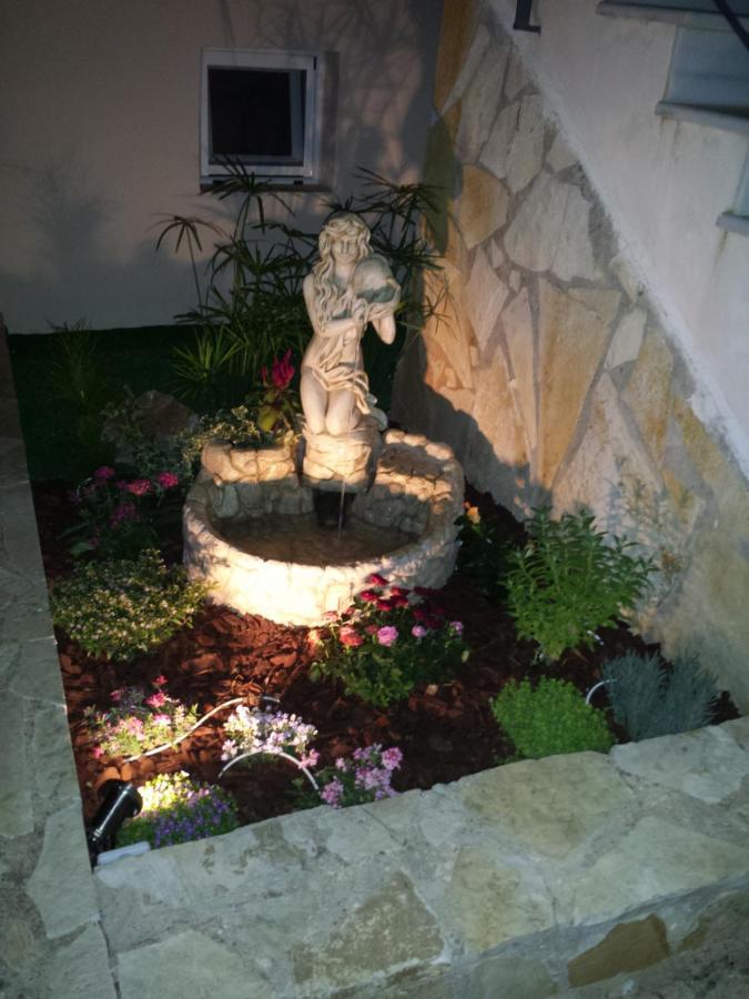 Strati Villa